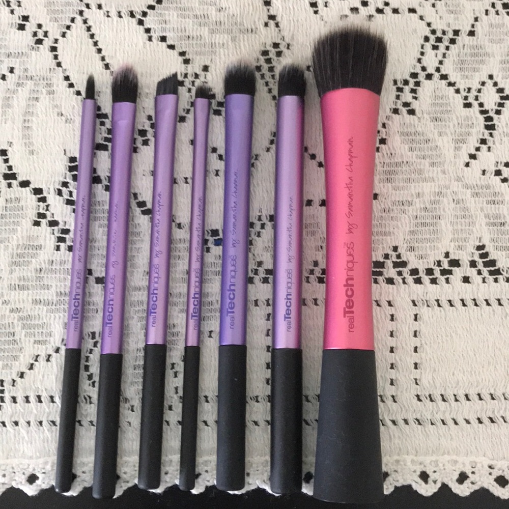 Real techniques eye brushes +sculpting brush
